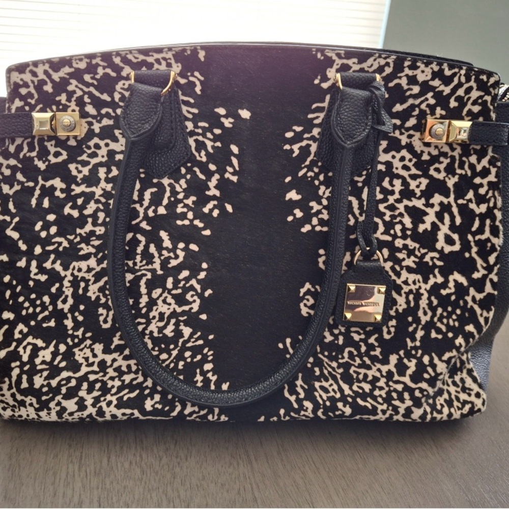 Beautiful, leopard print tote/satchel bag. In excellent condition barely worn - Picture 3 of 7